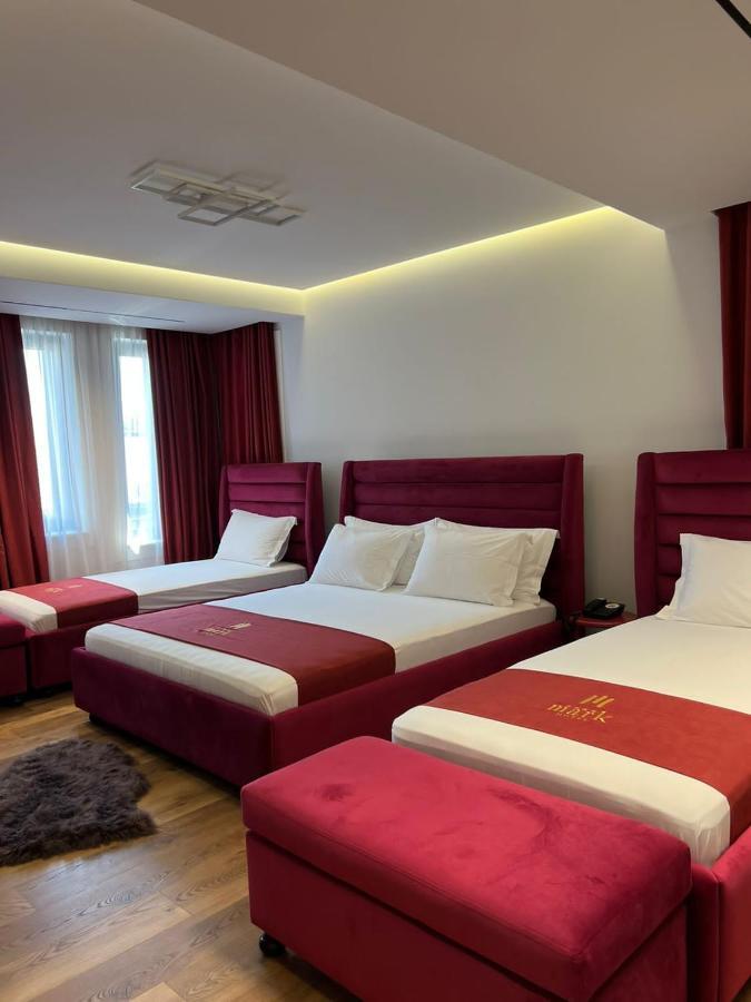 Mark Hotel Tirana Bërxull Eksteriør billede